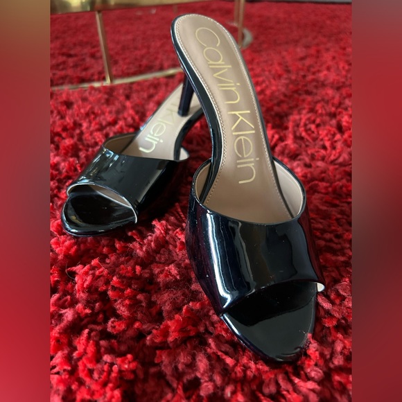 Calvin Klein heels/ sandals - Picture 1 of 6